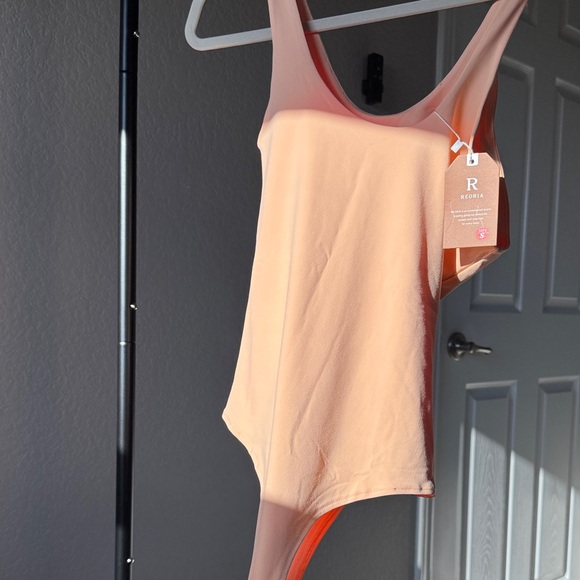 NWT ReoRia light orange bodysuit - Picture 3 of 9